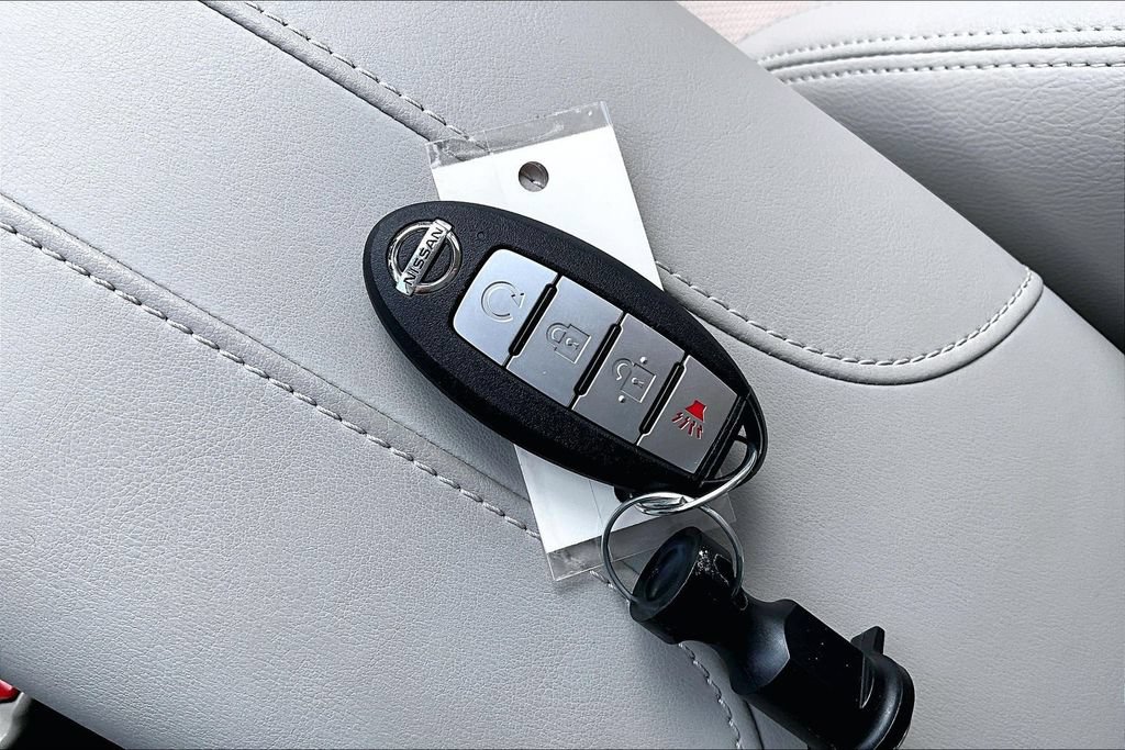 Used 2022 Nissan Rogue Sport SL AWD/4WD image 12