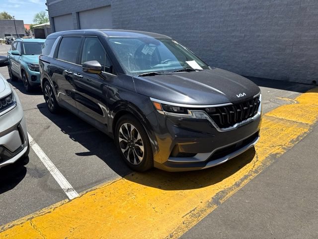 Certified 2022 Kia Carnival EX FWD image 3