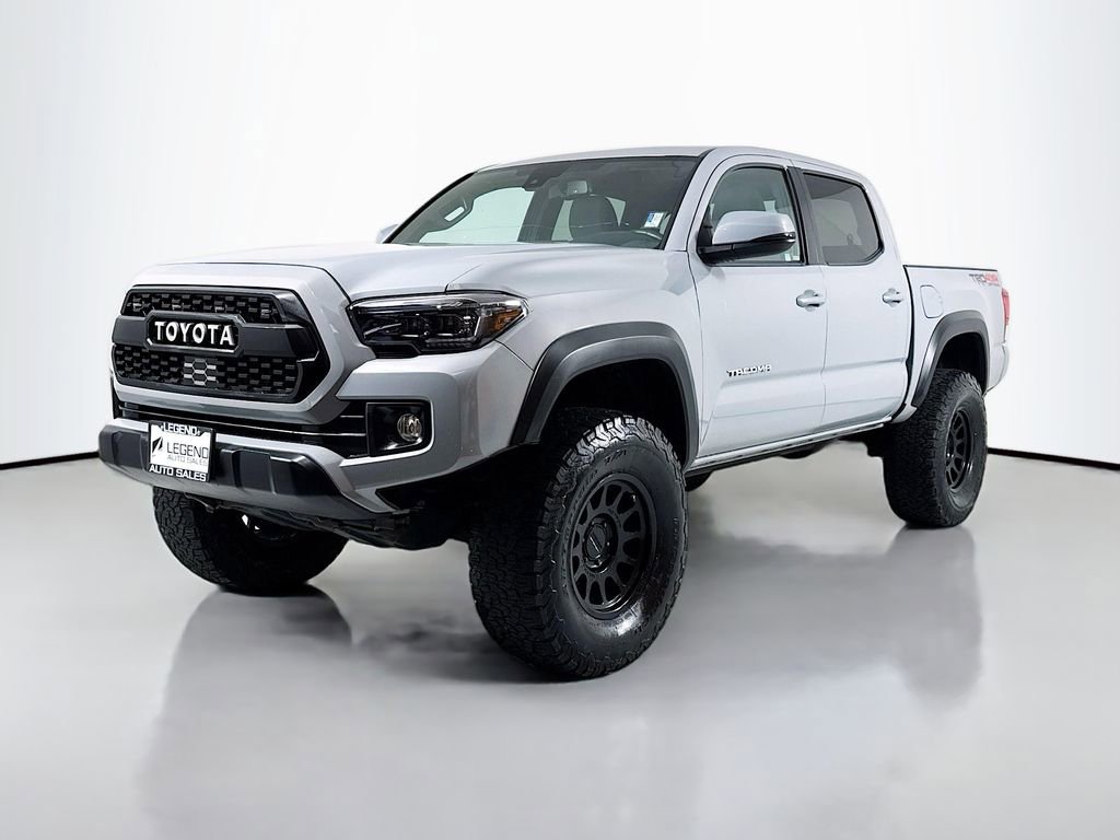 Used 2019 Toyota Tacoma TRD Off-Road w/ Technology Package AWD/4WD image 1
