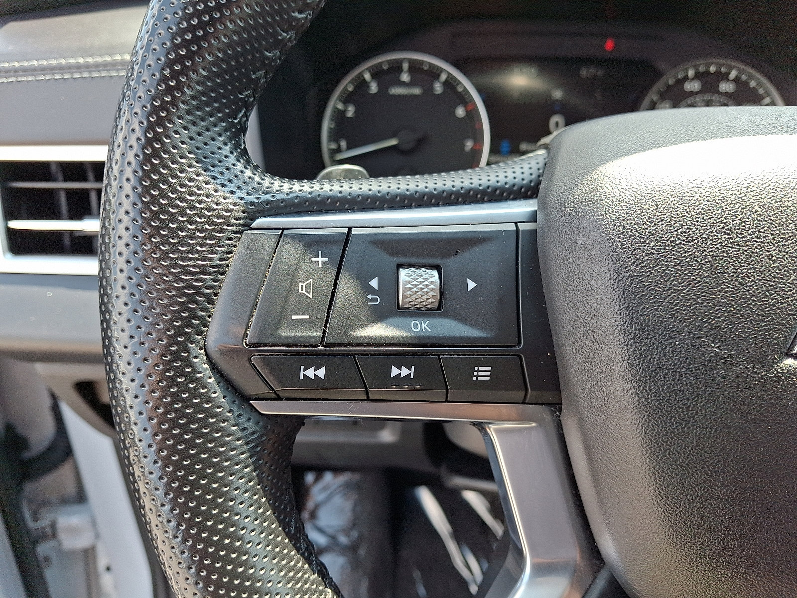 Used 2024 Mitsubishi Outlander SE Black Edition AWD/4WD image 22