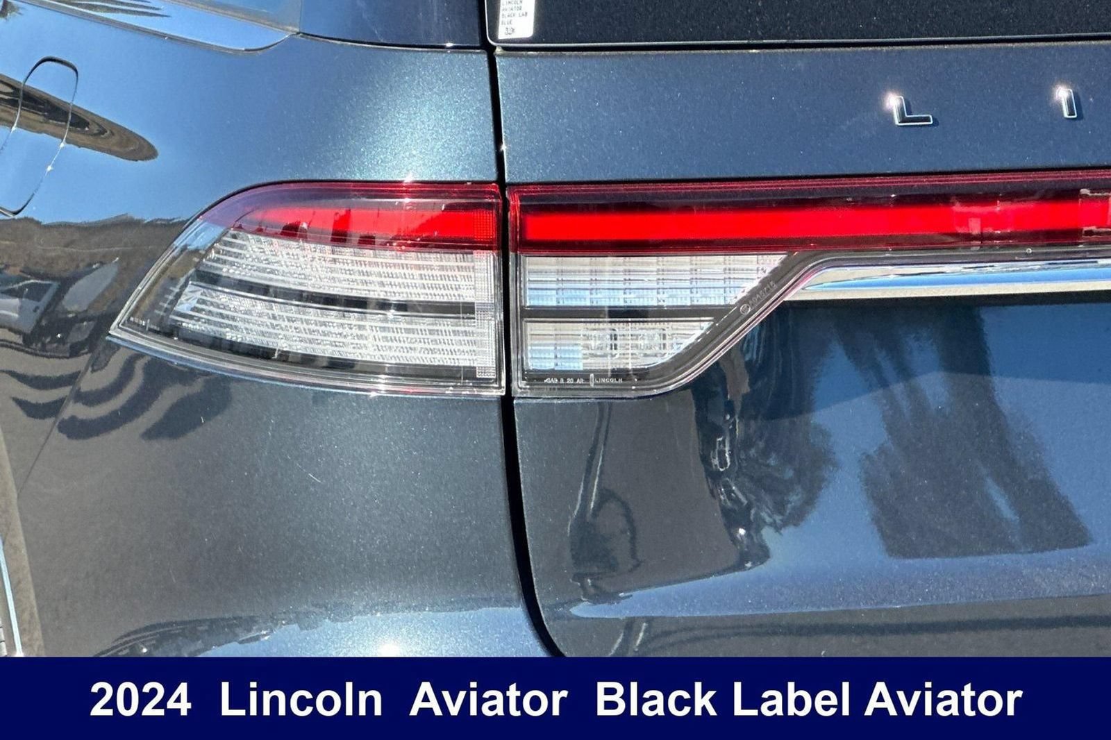 Used 2024 Lincoln Aviator Black Label AWD/4WD image 40
