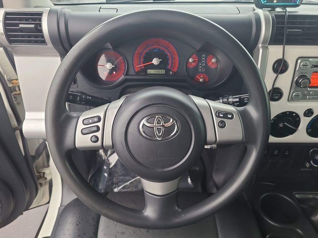 Used 2012 Toyota FJ Cruiser 4WD image 26