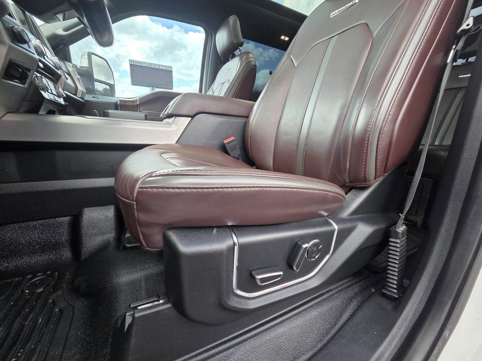 Used 2017 Ford F450 Platinum w/ Platinum Ultimate Package image 18
