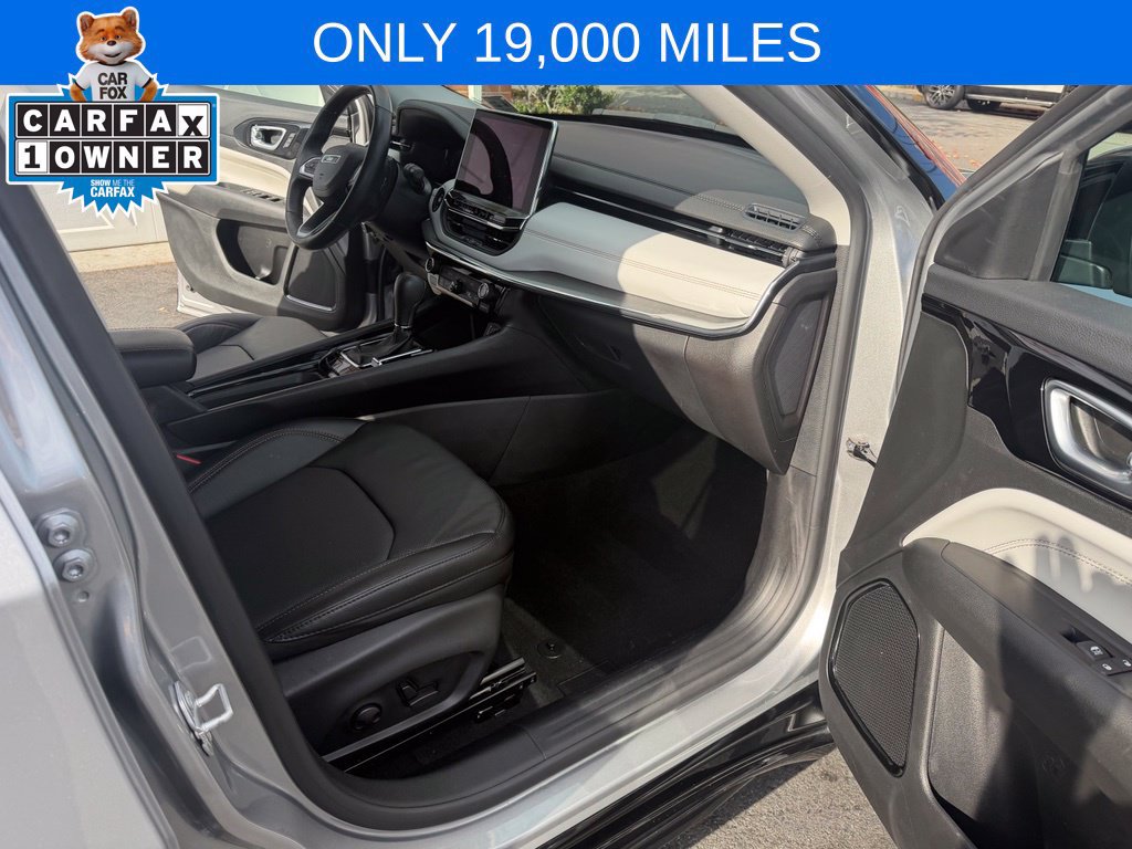 Used 2022 Jeep Compass Limited w/ Elite Group AWD/4WD image 13