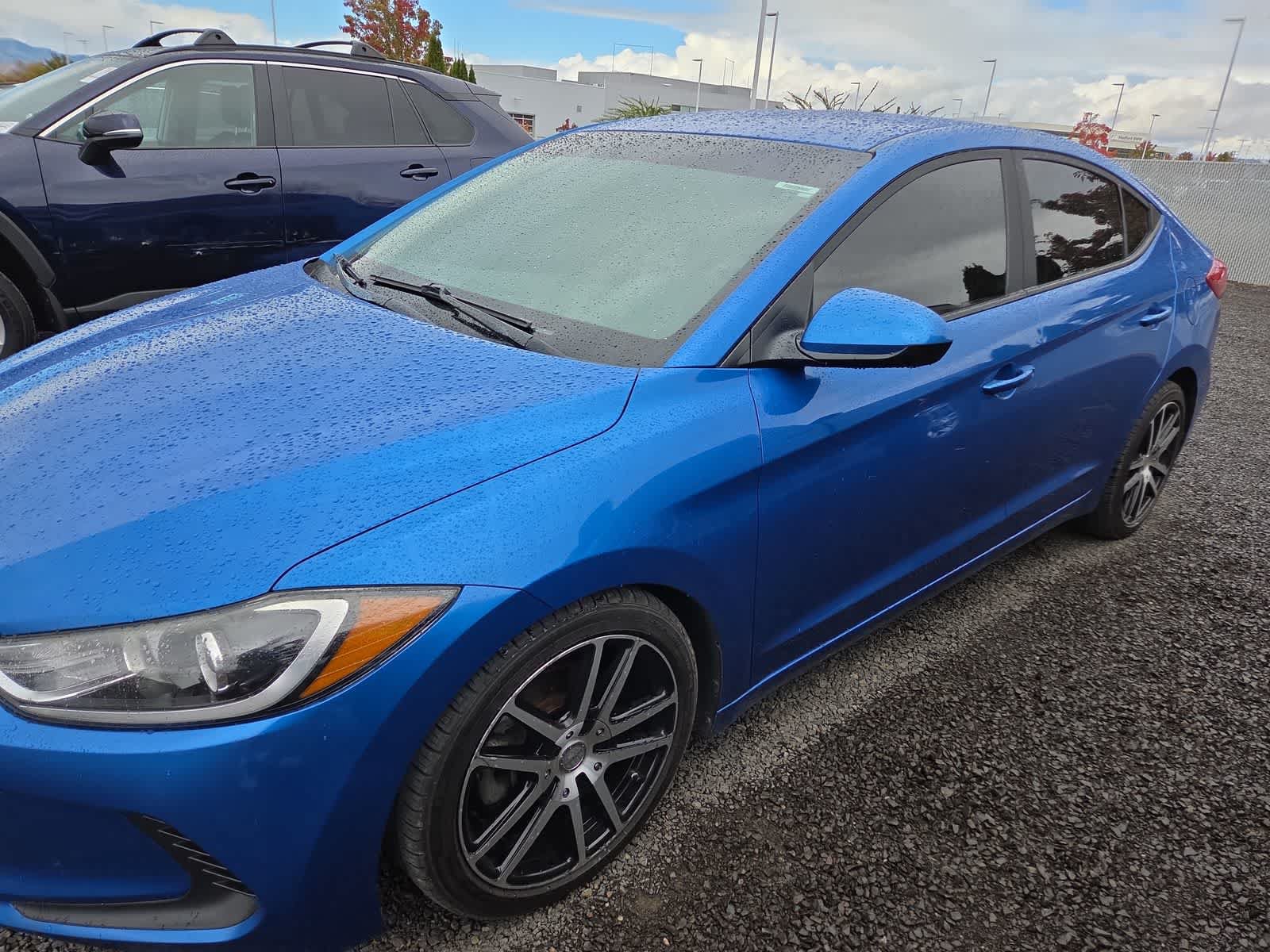 Used 2017 Hyundai Elantra SE FWD image 2