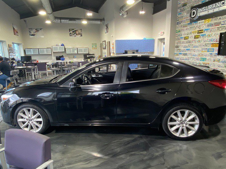 Used 2017 MAZDA MAZDA3 Touring image 3