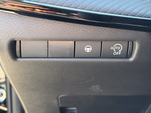 New 2026 Nissan Kicks SR FWD image 25