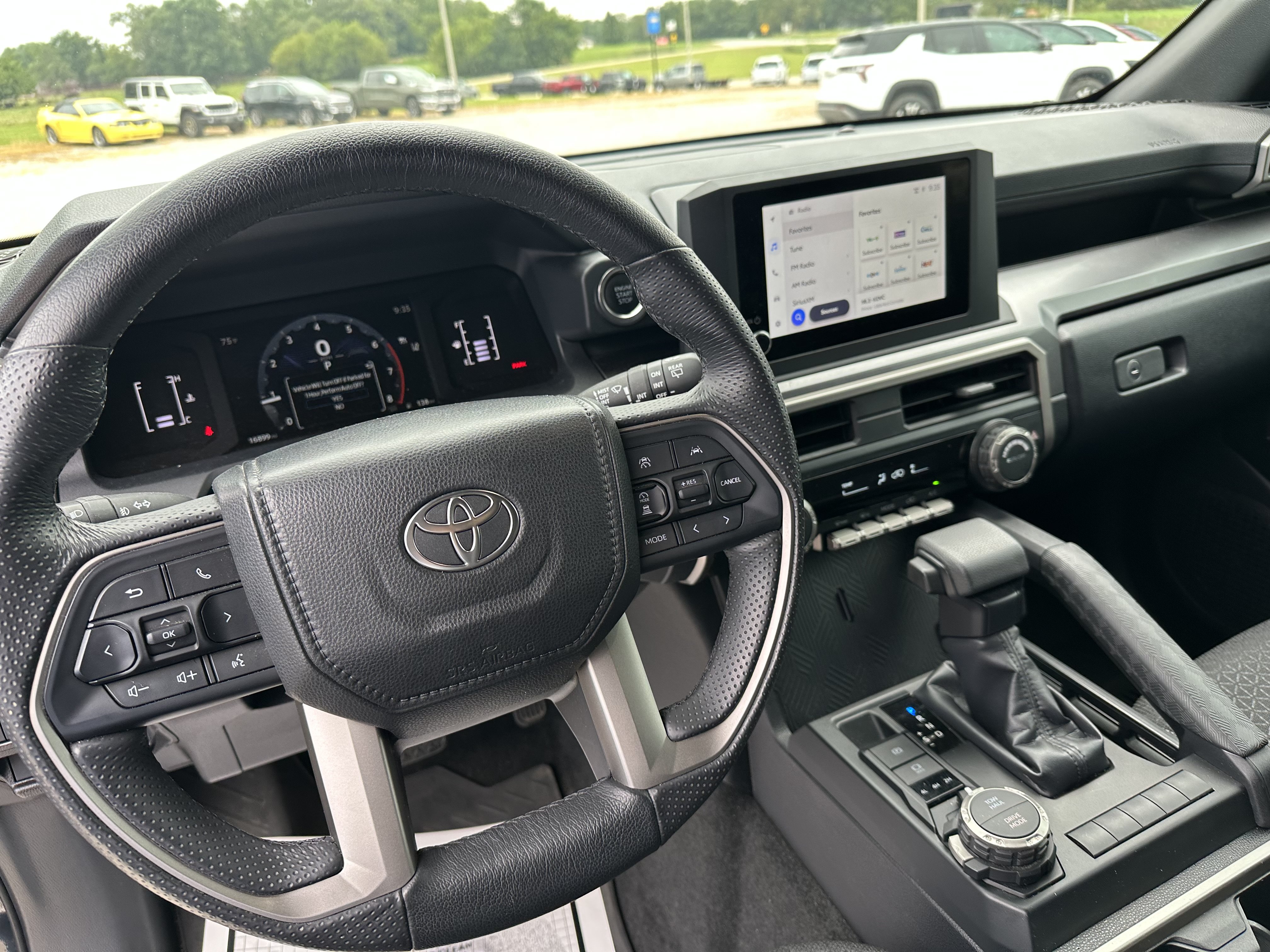 Used 2025 Toyota 4Runner SR5 AWD/4WD image 7
