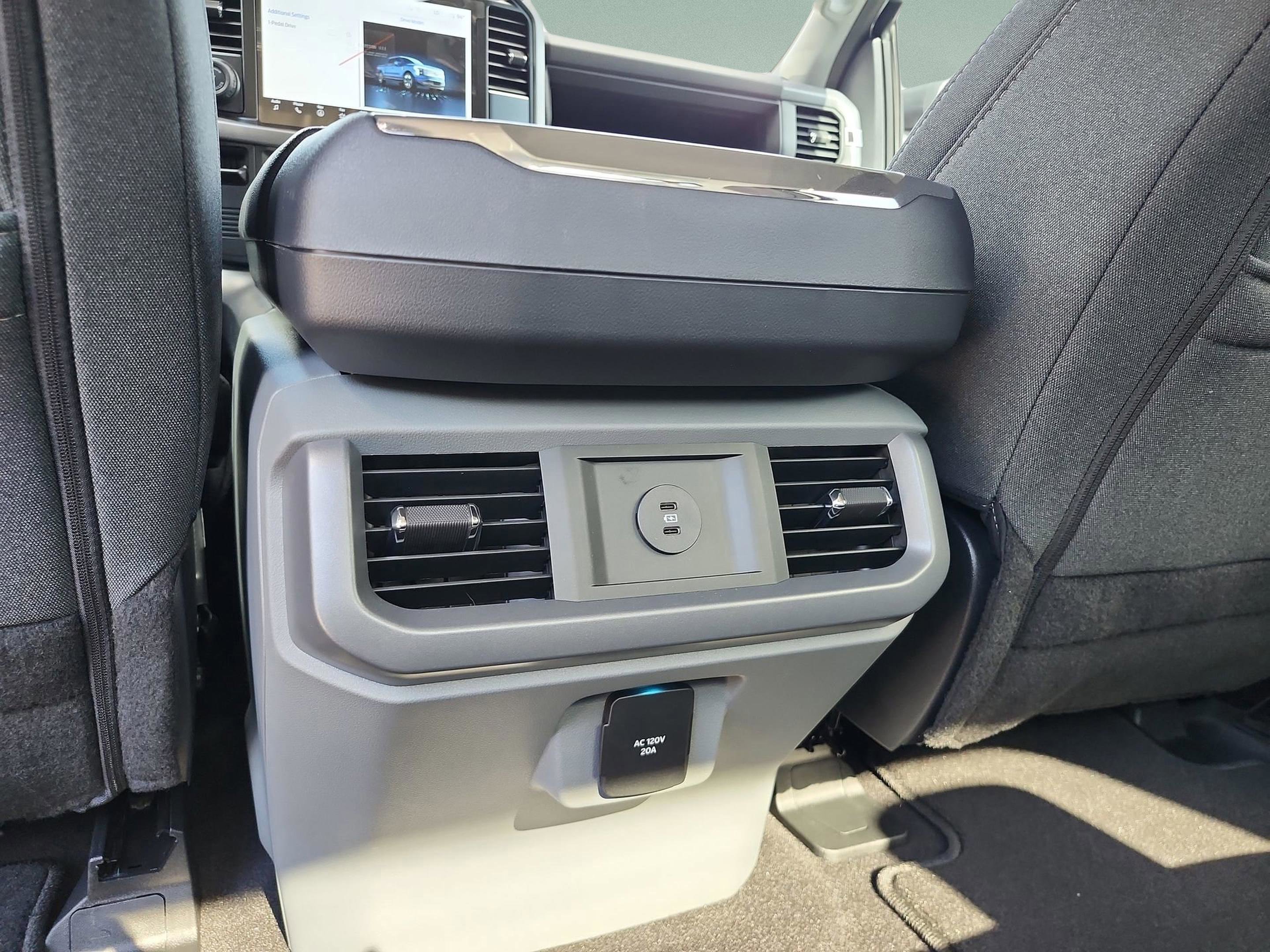 New 2025 Ford F150 Lightning XLT image 29