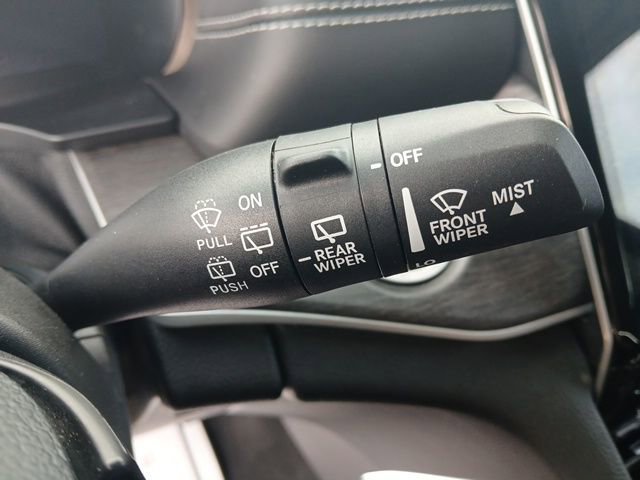 Used 2023 Jeep Grand Cherokee Limited w/ Black Appearance Package AWD/4WD image 17