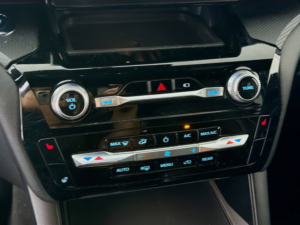 Used 2022 Ford Explorer ST-Line image 16