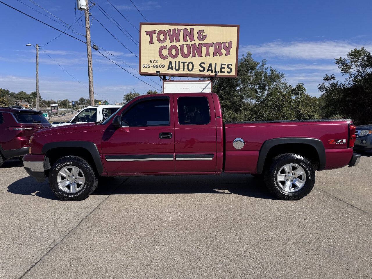 Used 2007 Chevrolet Silverado 1500 LT w/ Extended Cab Value Package AWD/4WD image 4