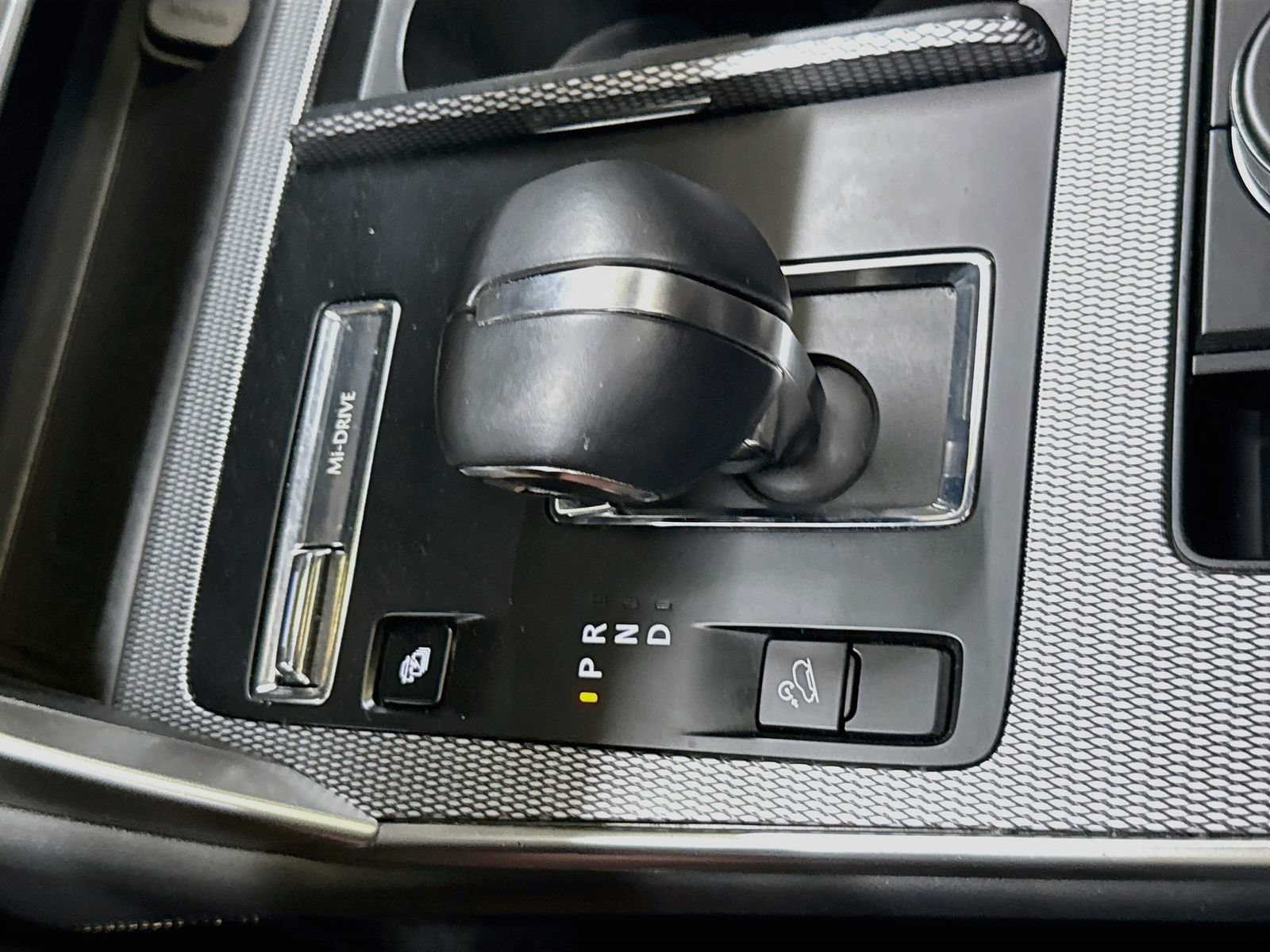 Used 2024 MAZDA CX-90 Plug-In Hybrid w/ Preferred AWD/4WD image 19