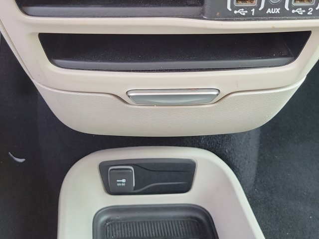 Used 2023 Chrysler Pacifica Touring-L image 30