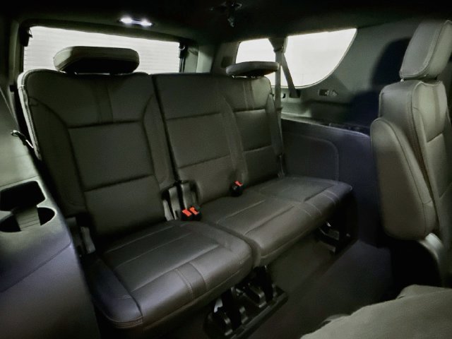 Used 2023 Chevrolet Suburban RST w/ Luxury Package AWD/4WD image 30