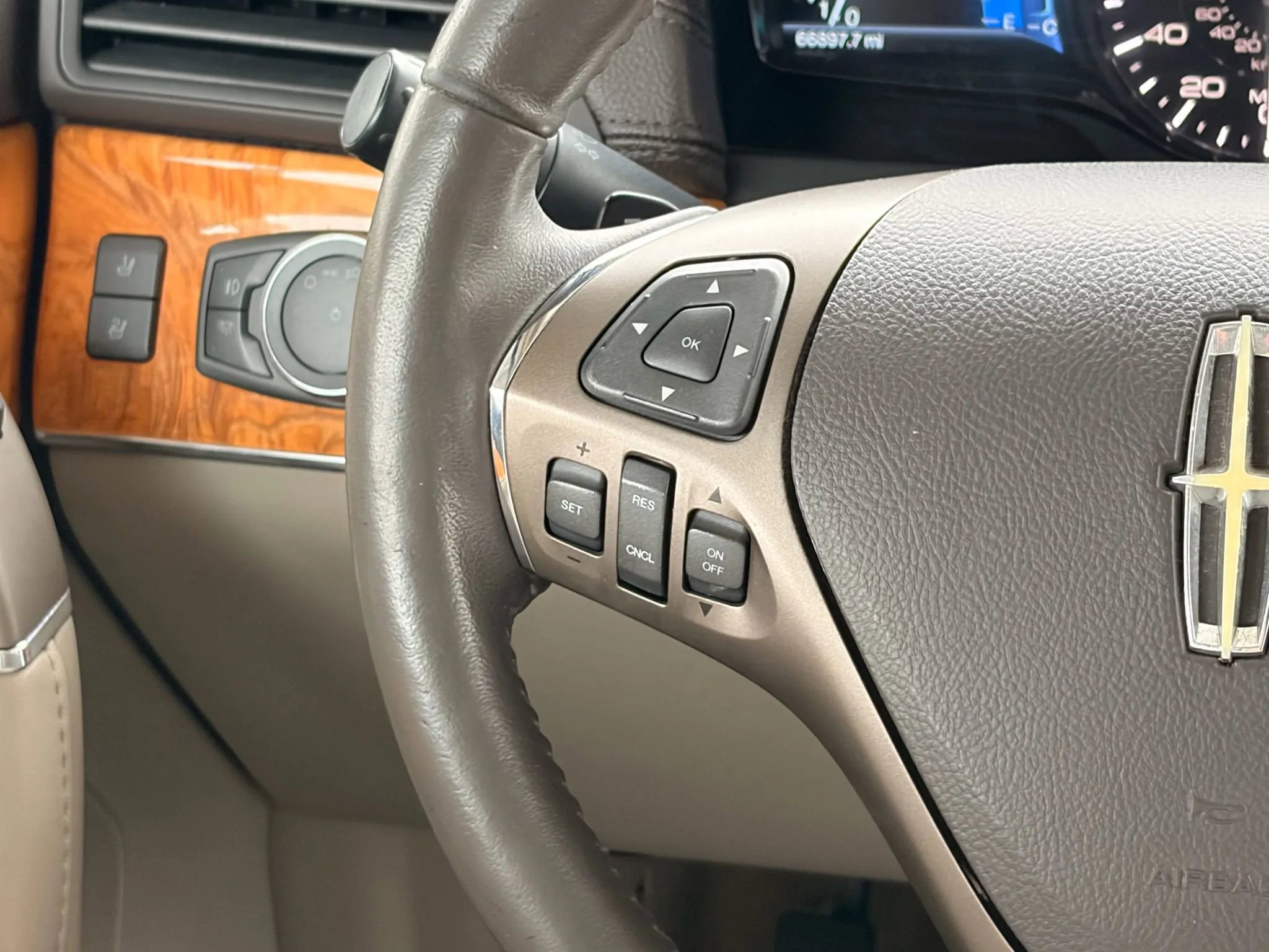 Used 2014 Lincoln MKX AWD w/ Equipment Group 102A image 82