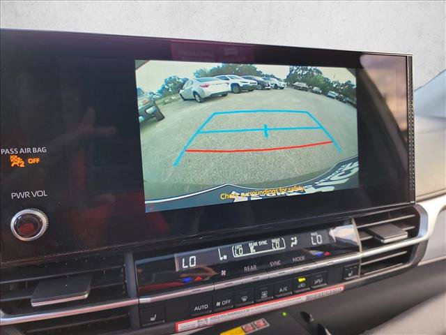 Used 2026 Toyota Sienna XLE FWD image 23