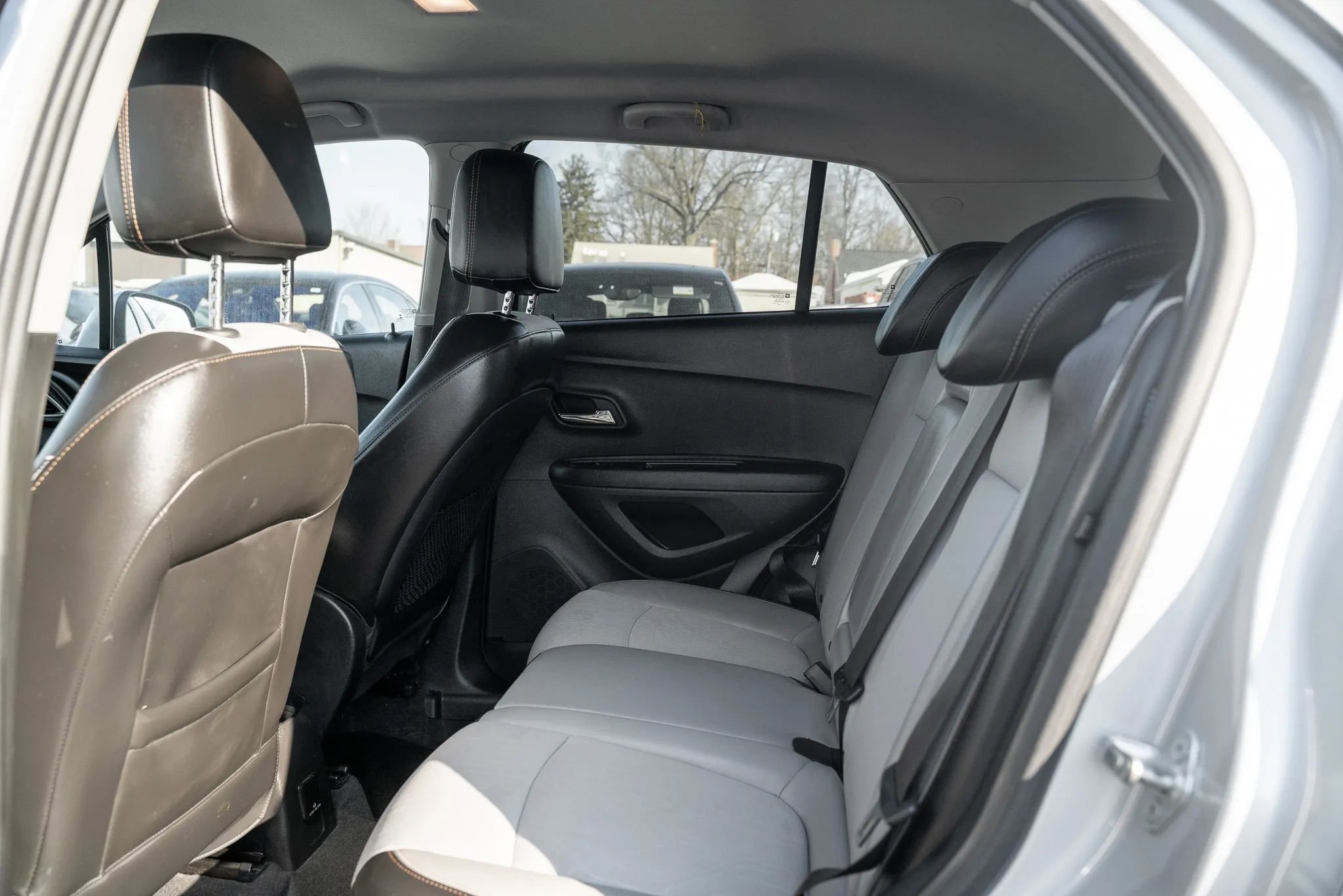 Used 2018 Chevrolet Trax LT w/ LT Convenience Package image 8