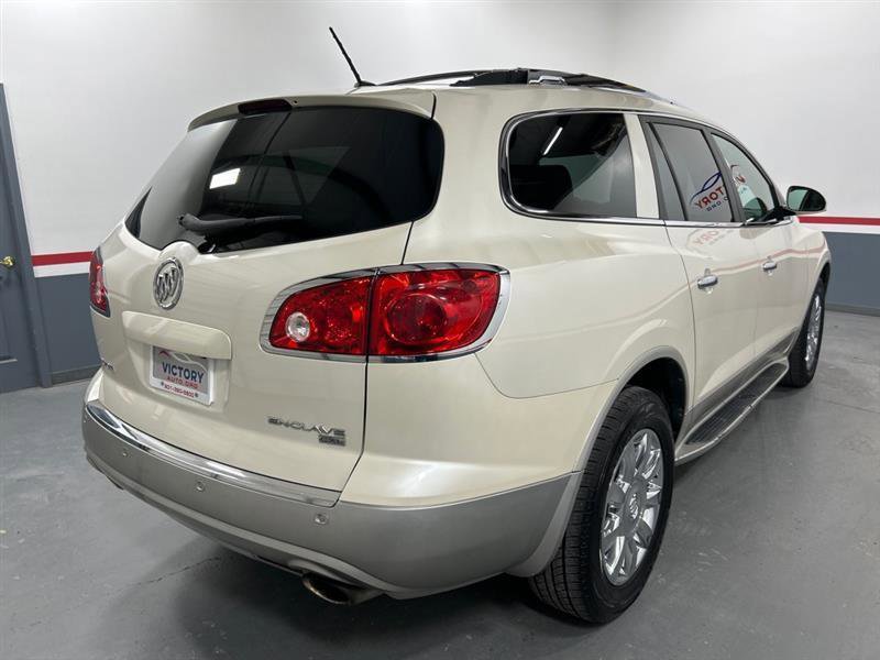 Used 2011 Buick Enclave CXL image 3