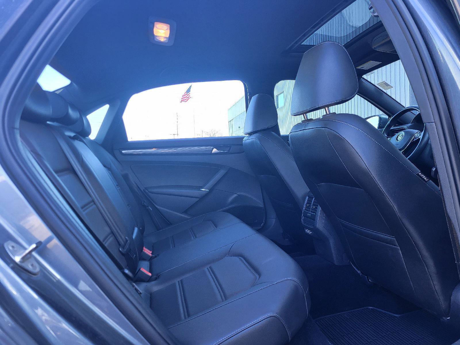 Used 2021 Volkswagen Passat 2.0T R-Line image 11