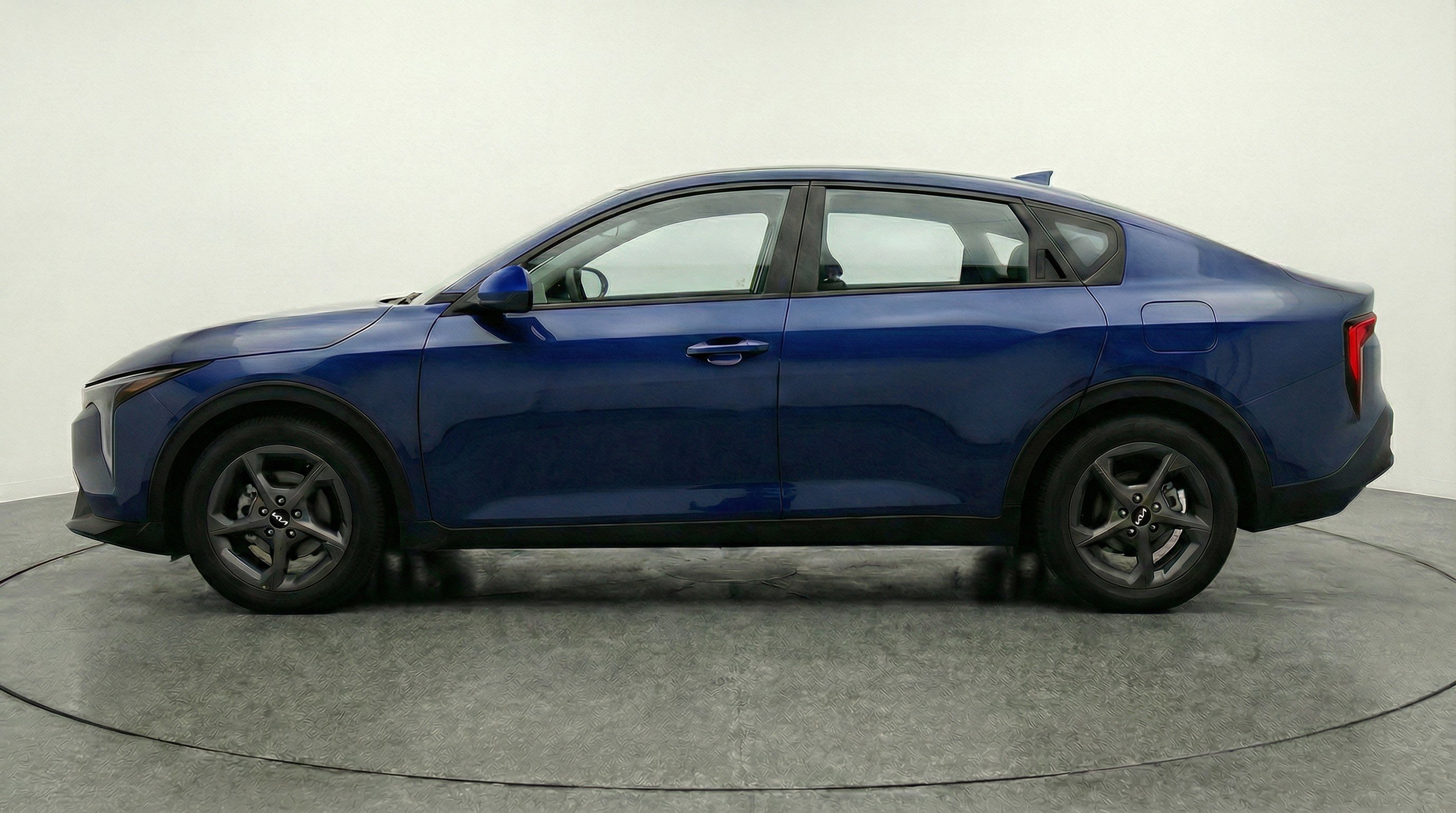 Used 2025 Kia K4 LXS image 5