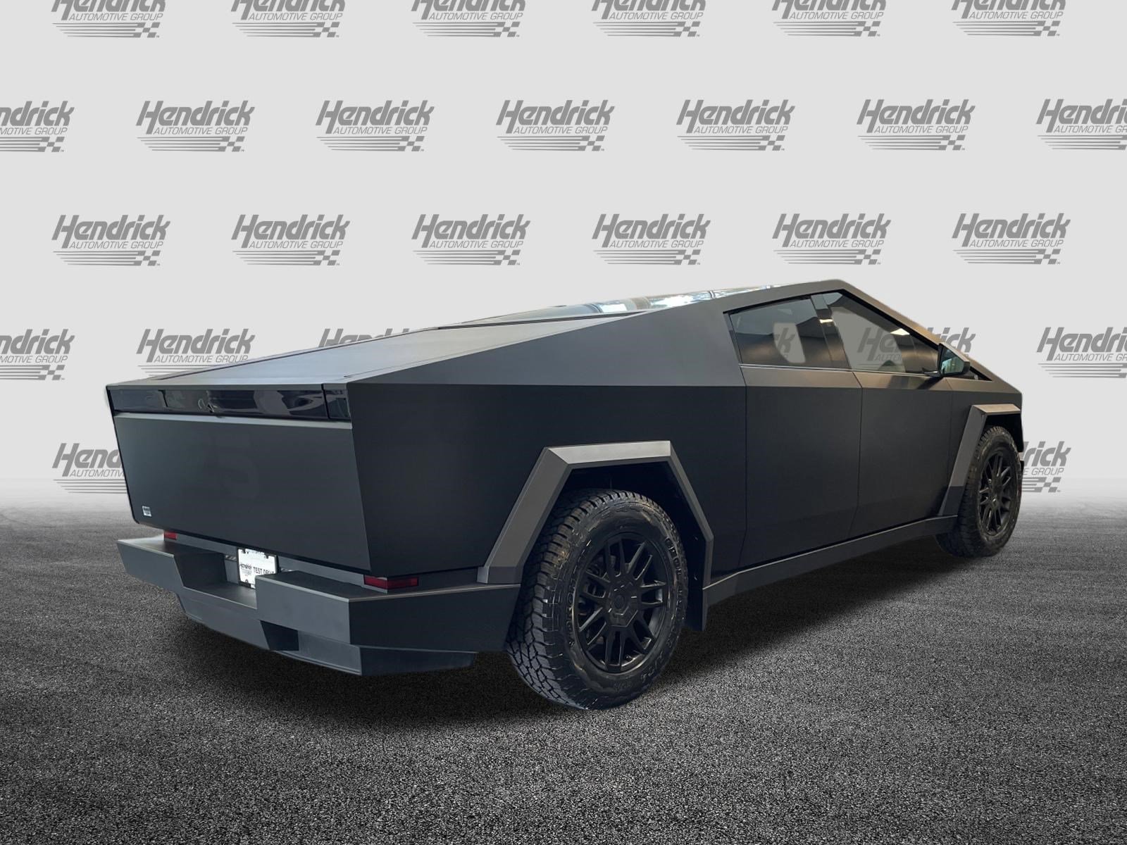 Used 2025 Tesla Cybertruck AWD Crew Cab image 10