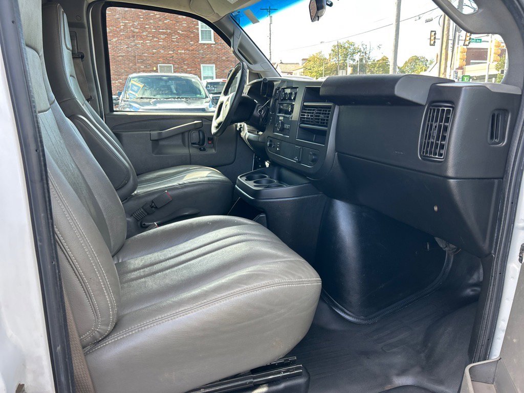 Used 2020 Chevrolet Express 2500 image 15