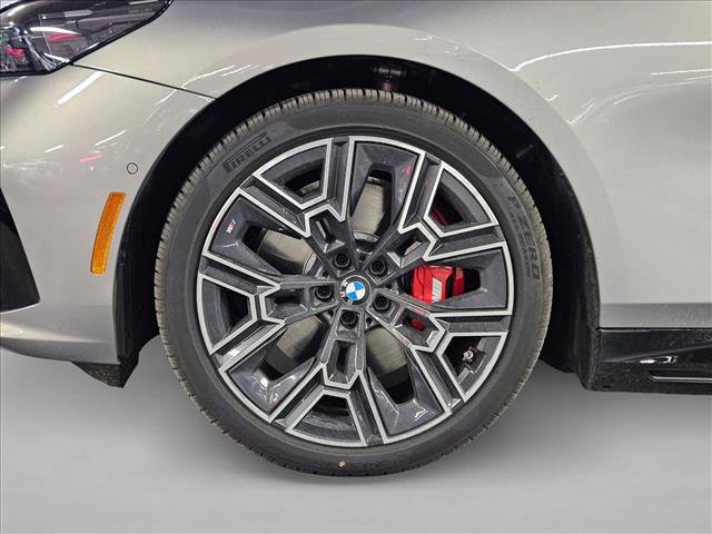 Used 2026 BMW i5 eDrive40 w/ M Sport Package image 9