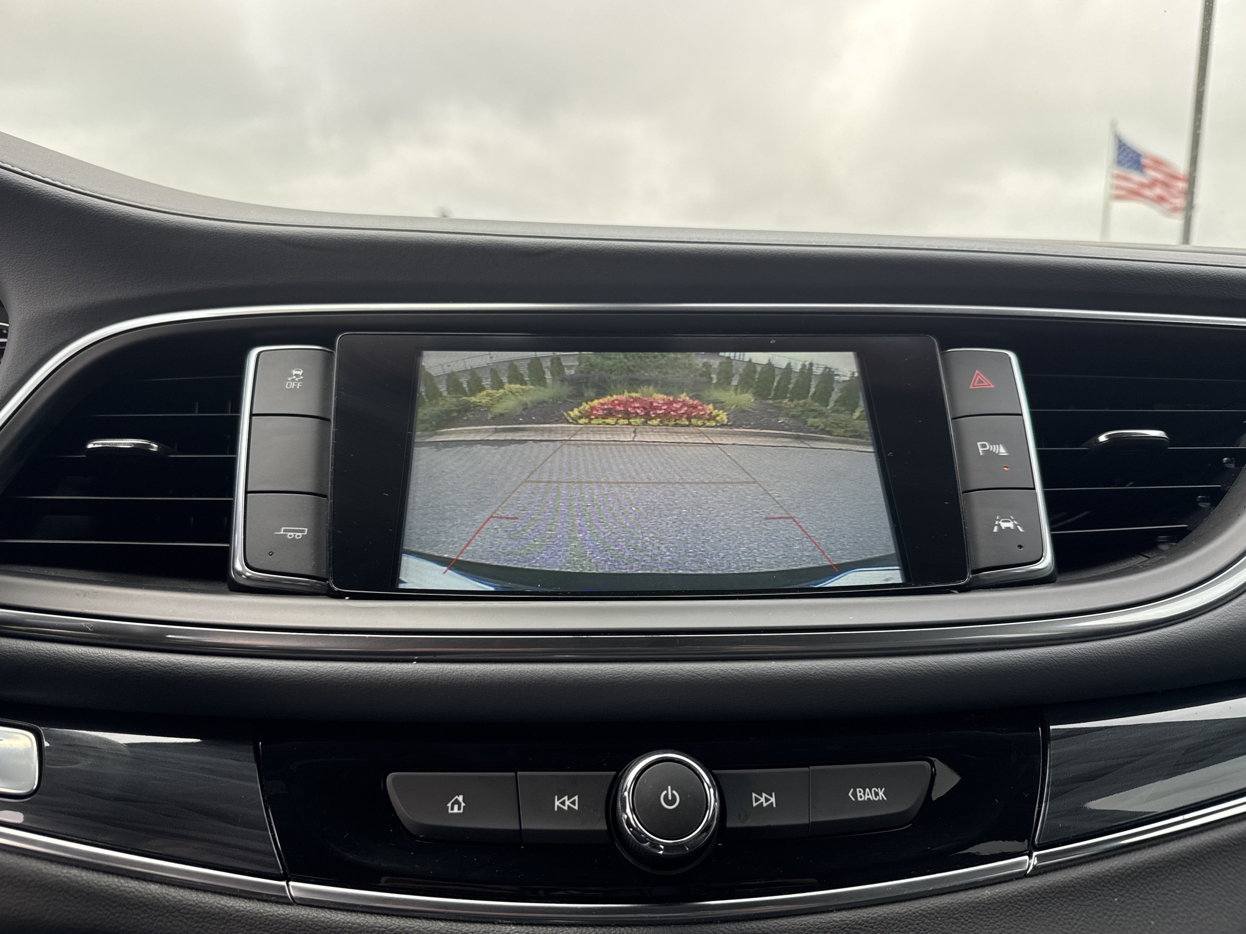Used 2018 Buick Enclave Premium w/ Experience Buick Package FWD image 25