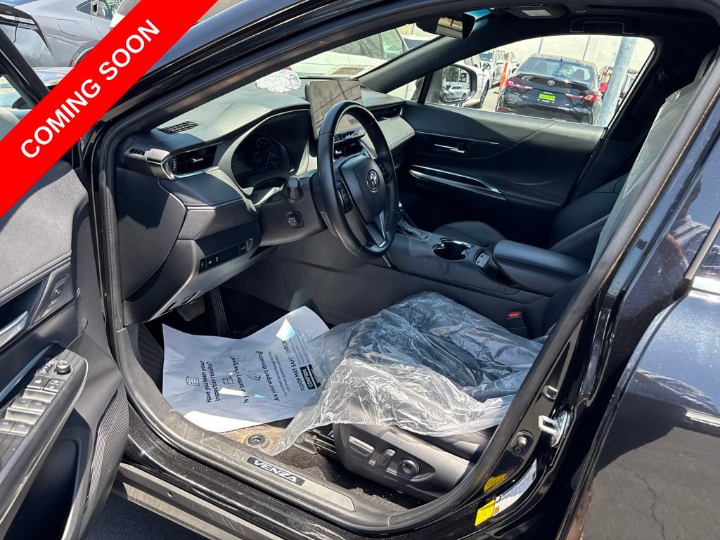 Used 2024 Toyota Venza Nightshade AWD/4WD image 15