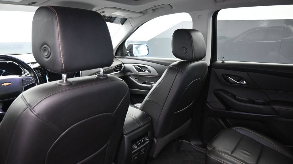 Used 2020 Chevrolet Traverse LT w/ LT Premium Package FWD image 24