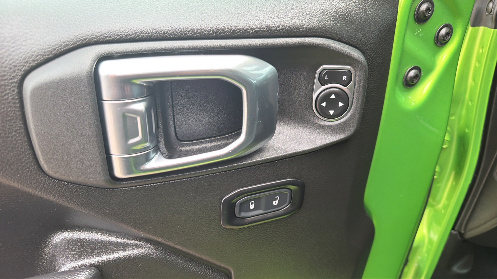 Used 2025 Jeep Wrangler Sport AWD/4WD image 20