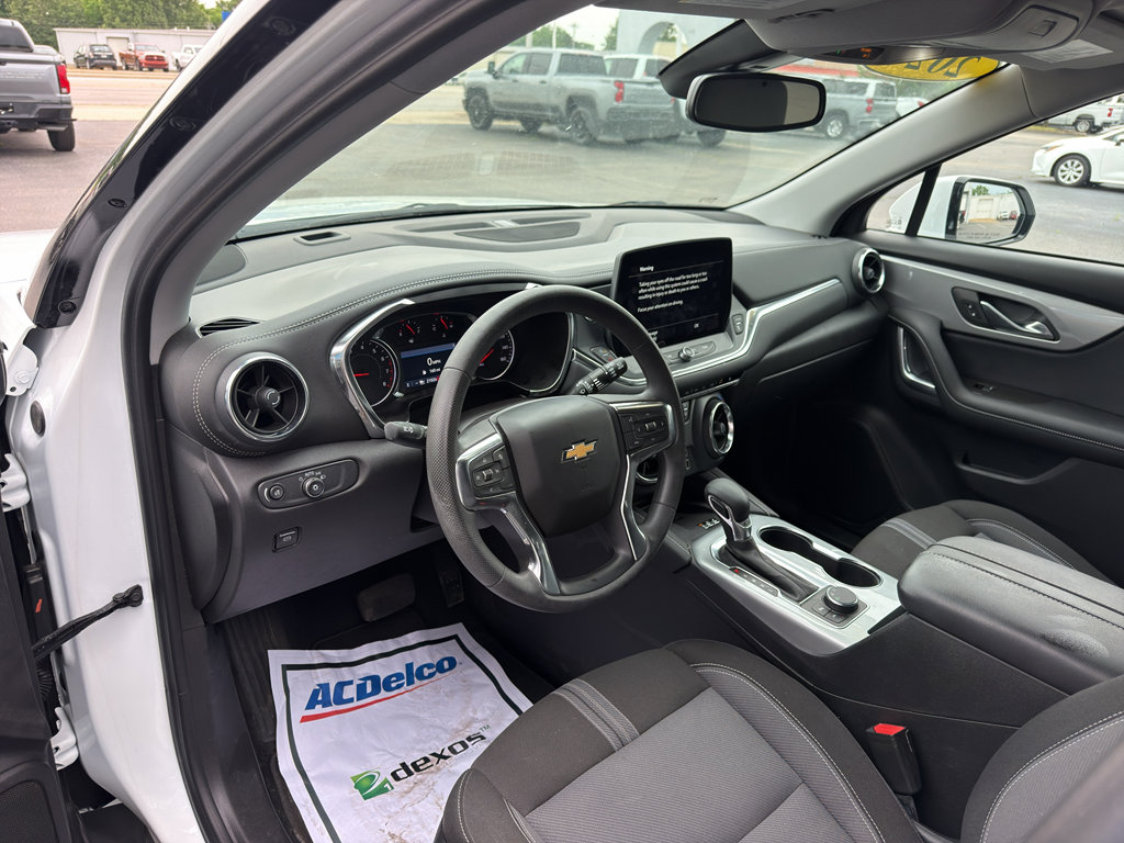 Used 2024 Chevrolet Blazer LT w/ Convenience Package FWD image 9