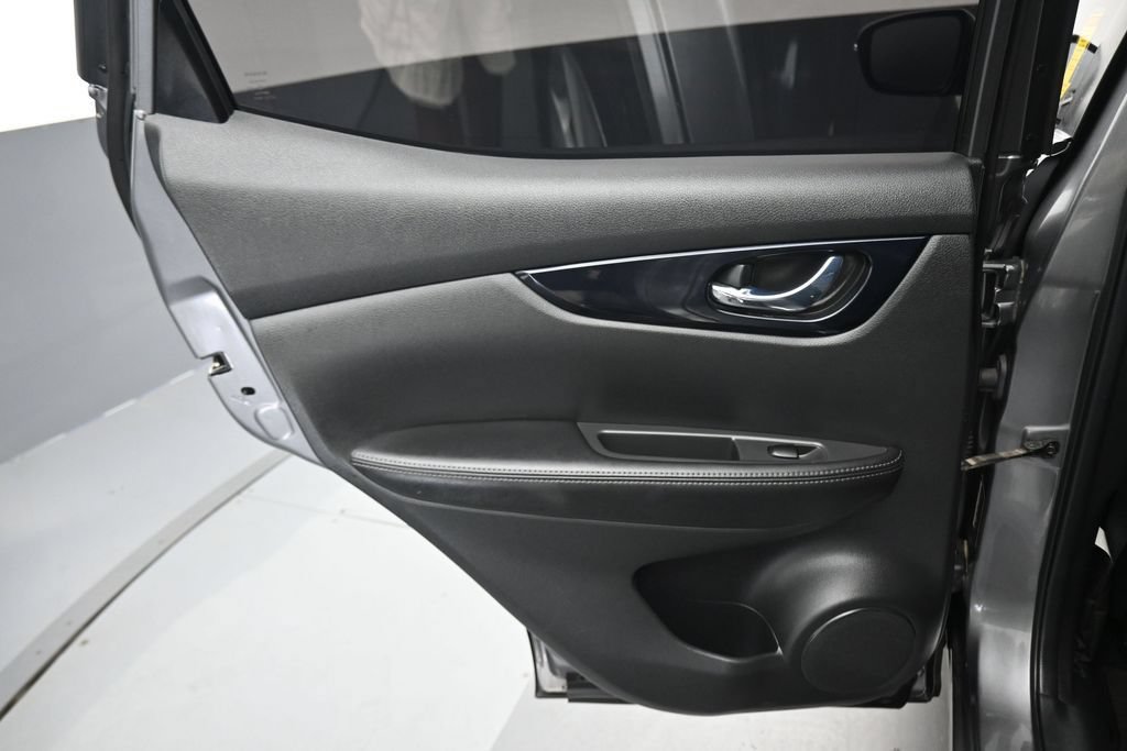 Used 2019 Nissan Rogue Sport SV AWD/4WD image 30