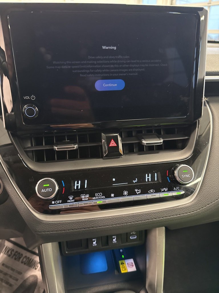 Used 2023 Toyota Corolla Cross XLE image 6