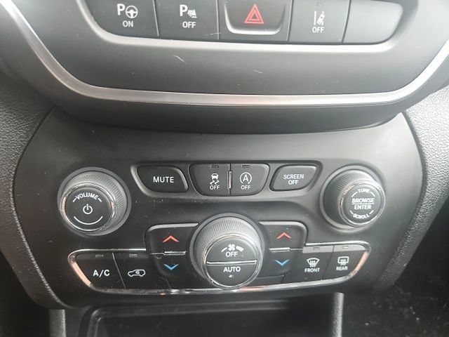 Used 2023 Jeep Cherokee Altitude Lux w/ Lux Elite Package AWD/4WD image 10