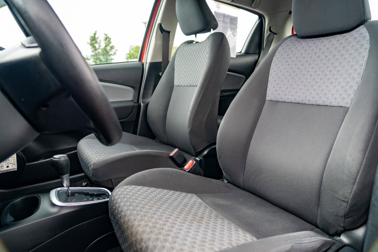 Used 2015 Toyota Yaris L FWD image 17