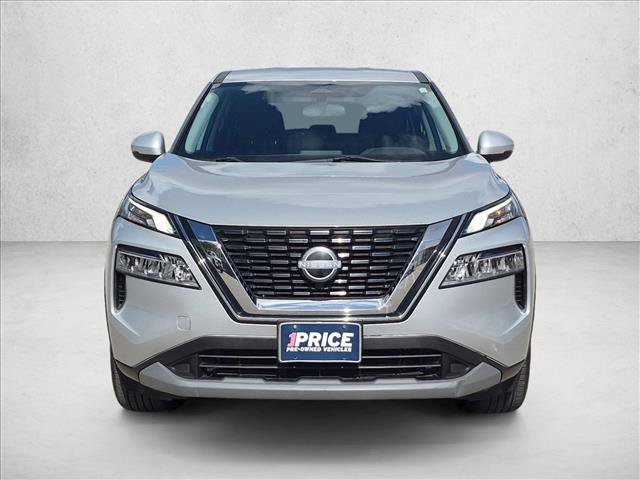 Used 2022 Nissan Rogue SV FWD image 2