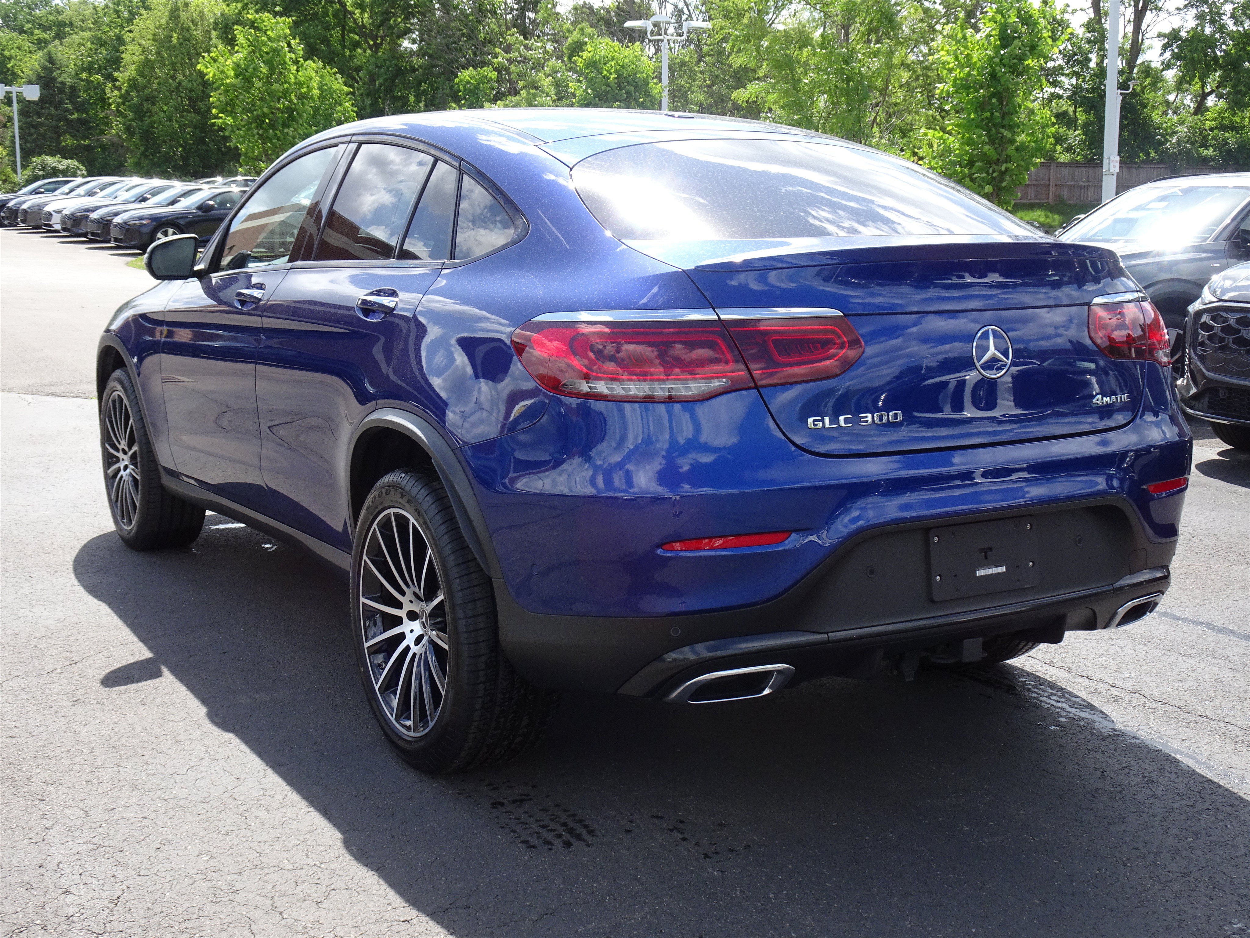Used 2021 Mercedes-Benz GLC 300 4MATIC Coupe image 3