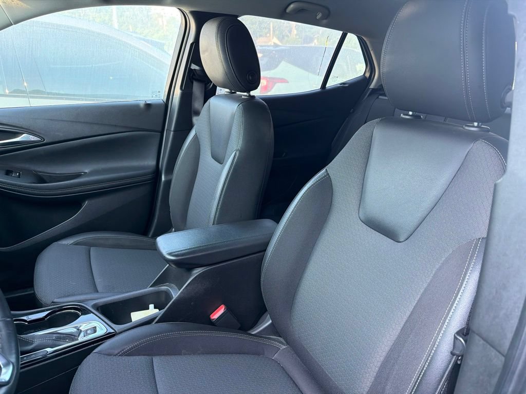 Used 2022 Buick Encore GX Preferred w/ Cold Weather Comfort Package AWD/4WD image 9