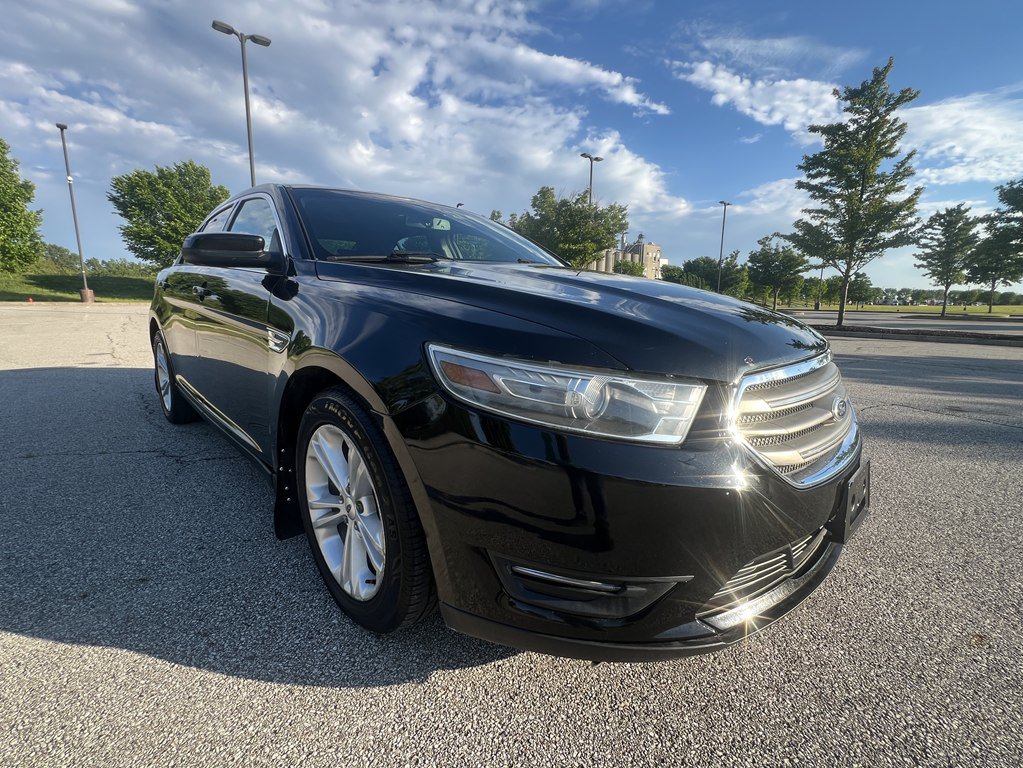 Used 2014 Ford Taurus SEL w/ Equipment Group 201A AWD/4WD image 7