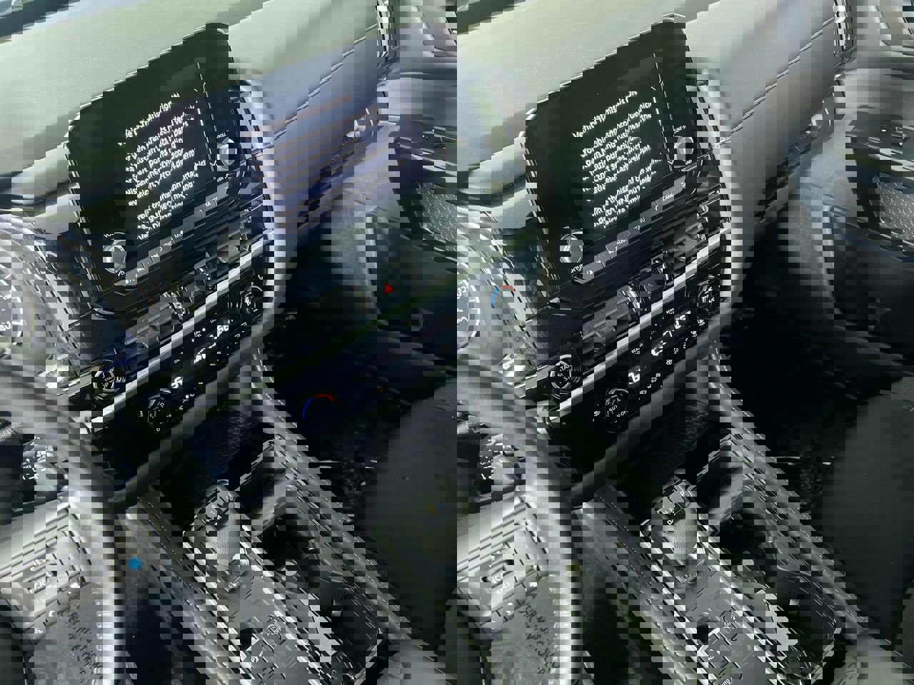 Used 2024 Nissan Pathfinder SV image 23