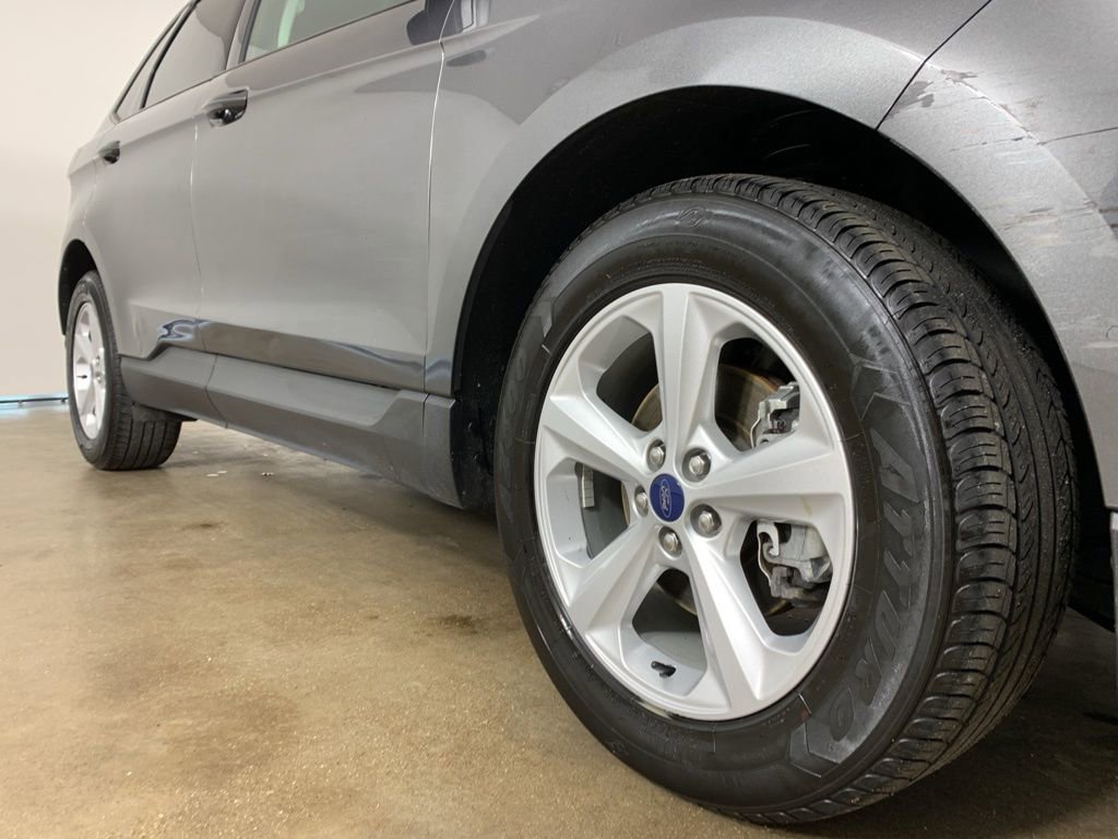 Used 2020 Ford Edge SE image 6