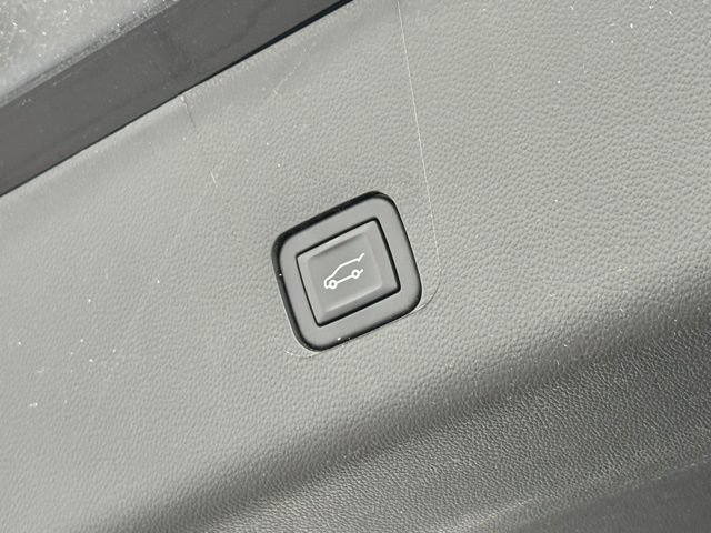 Certified 2023 Chevrolet Traverse LT AWD/4WD image 41