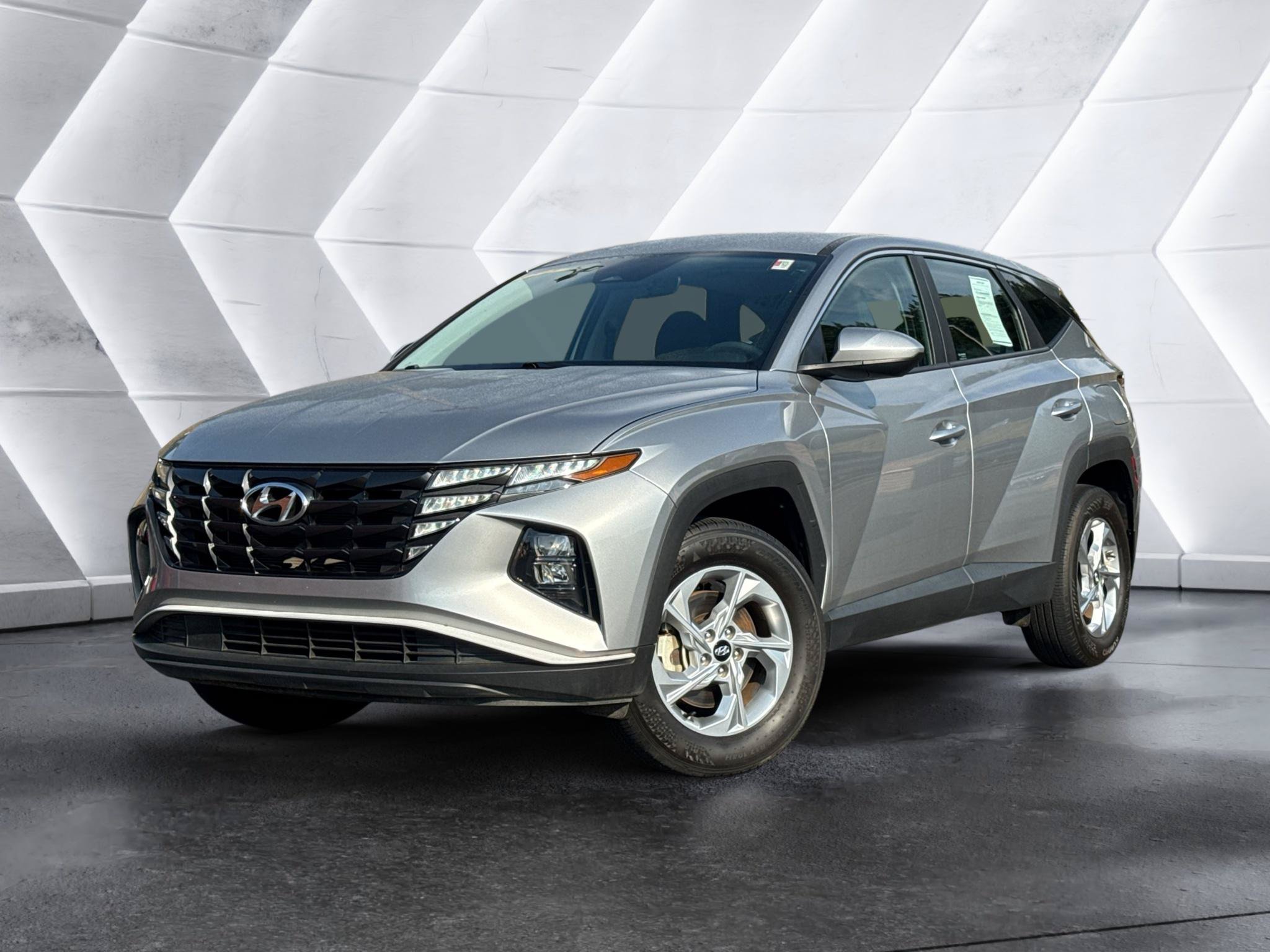 Used 2023 Hyundai Tucson SE AWD/4WD image 1