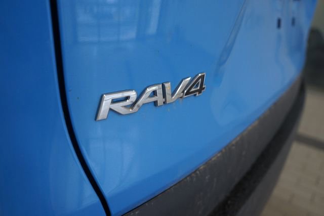 Used 2021 Toyota RAV4 LE image 13