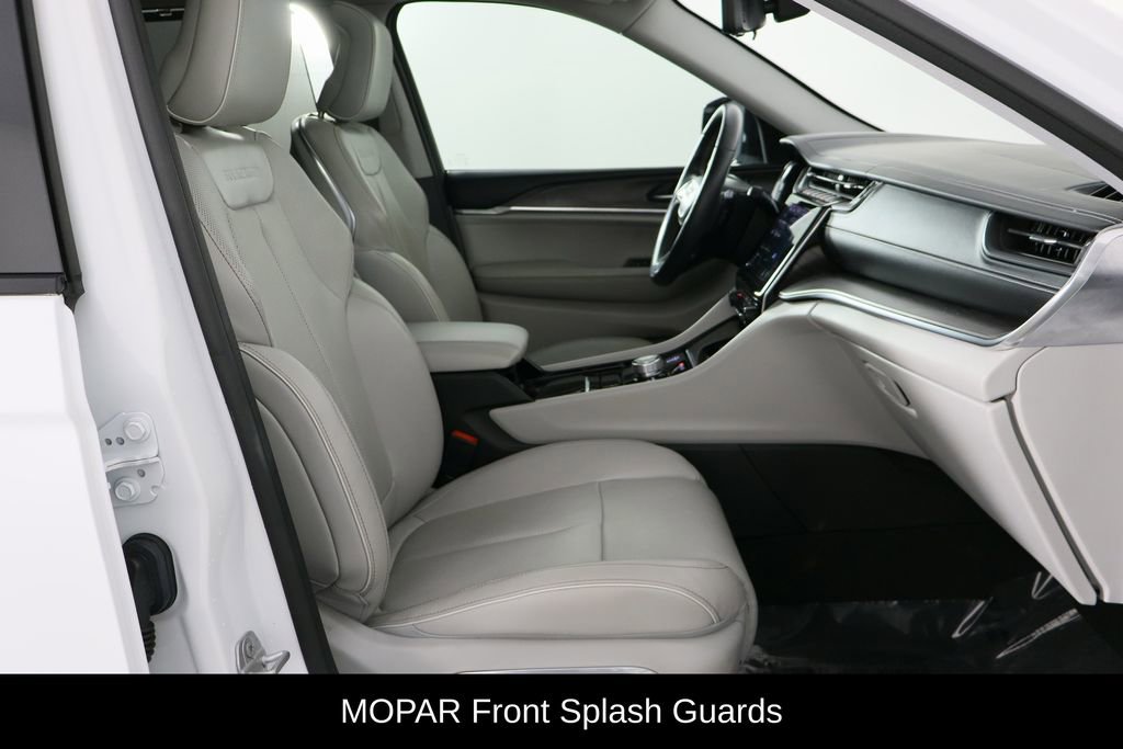 Used 2022 Jeep Grand Cherokee Overland w/ Luxury Tech Group IV image 19