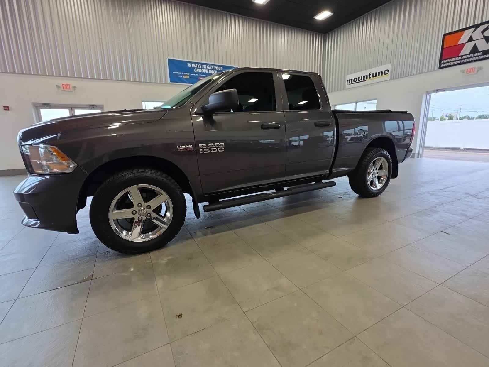 Used 2017 RAM 1500 Express AWD/4WD image 15