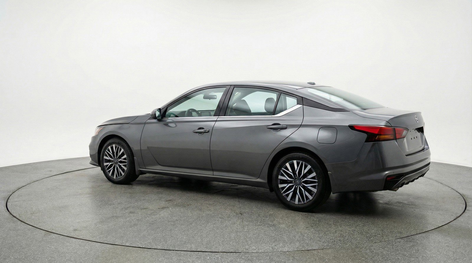 Used 2025 Nissan Altima 2.5 SV image 6