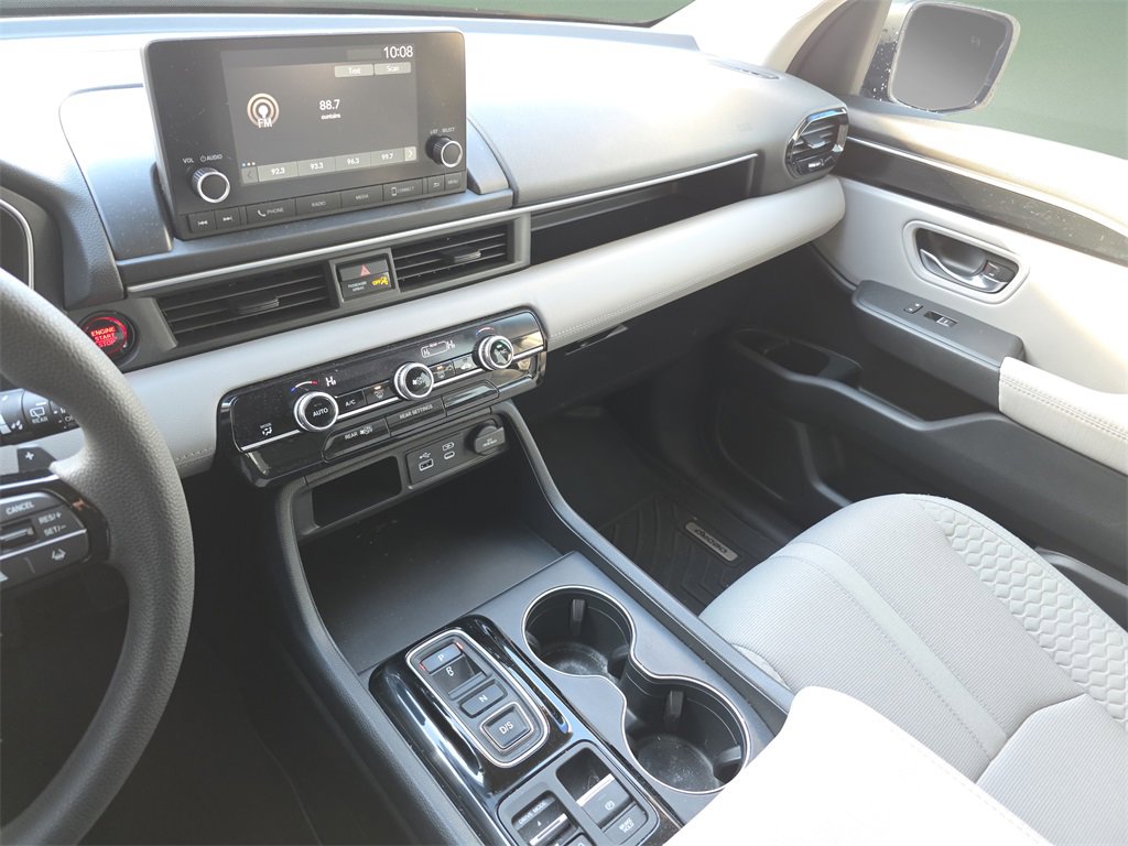 Used 2023 Honda Pilot LX image 30